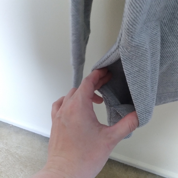 Kyodan Neutral Gray Cozy Karma Asymmetrical Hem Pullover Sweatshirt Size Small - Picture 7 of 9